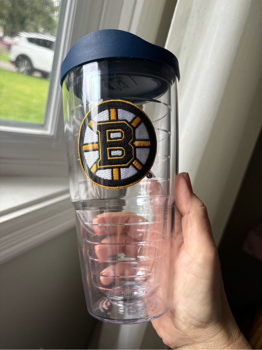 Tervis tumbler with navy lid and Boston Bruins logo